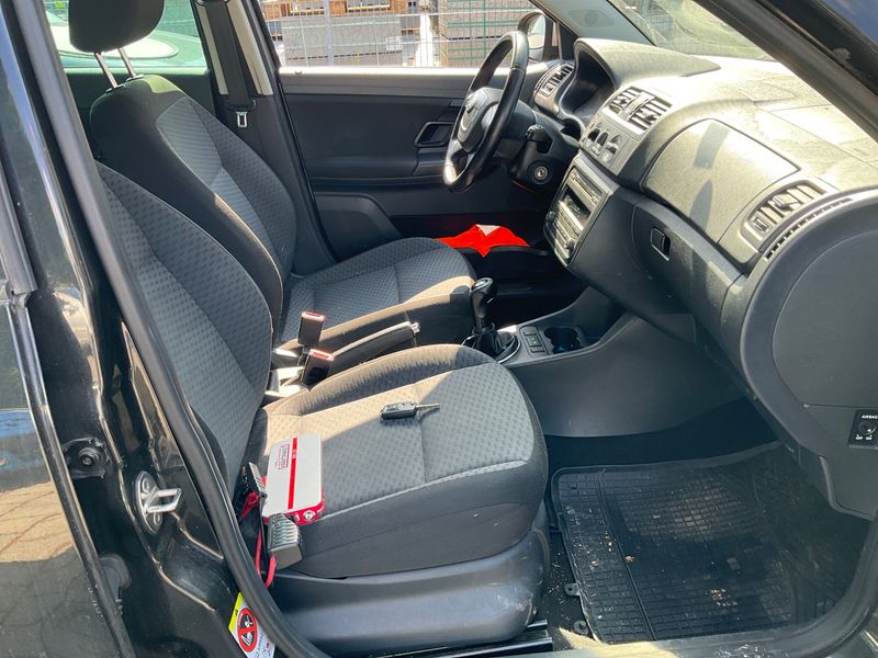 Skoda Fabia 1.2 TSI Ambiente 2011 – снимка 3
