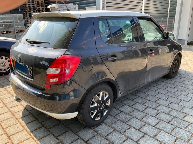 Skoda Fabia 1.2 TSI Ambiente 2011 – снимка 2