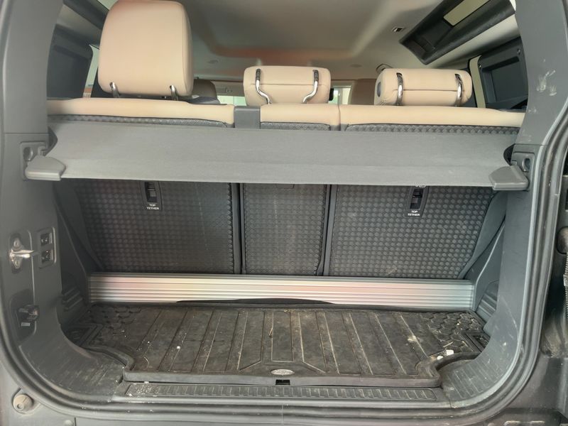 Land Rover Defender D300 Mild-Hybrid 90 SE 2023 – снимка 15
