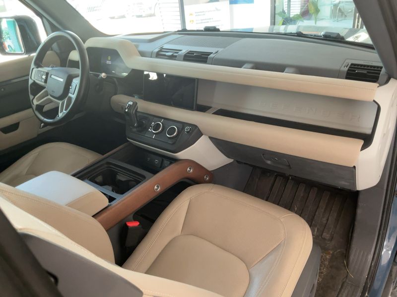 Land Rover Defender D300 Mild-Hybrid 90 SE 2023 – снимка 17