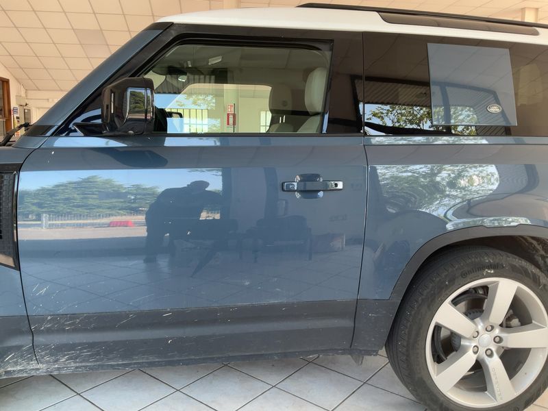 Land Rover Defender D300 Mild-Hybrid 90 SE 2023 – снимка 4