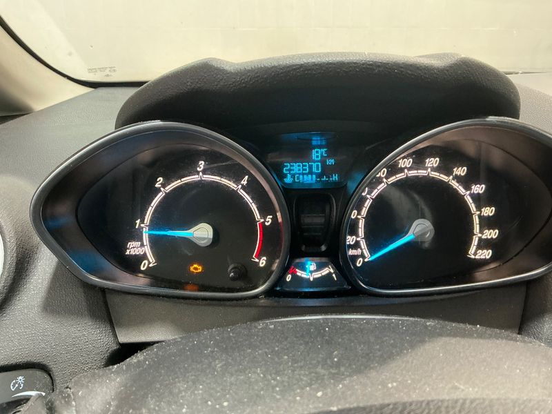 Ford Fiesta 1.6 TDCi Trend 2014 – снимка 4