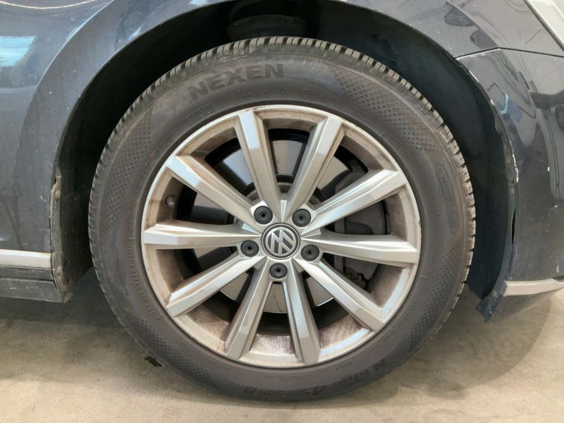 Volkswagen Passat 2.0 TSI Highline 4Motion BlueMotion Tech 2016 – снимка 11