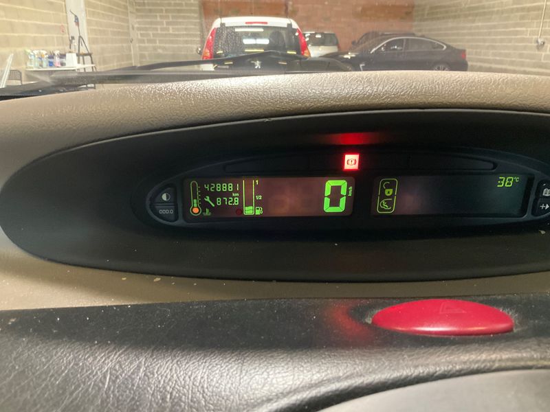 Citroen Xsara Picasso 2.0 HDi 2001 – снимка 4