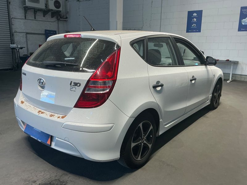 Hyundai i30 1.4 Classic 2012 – снимка 2