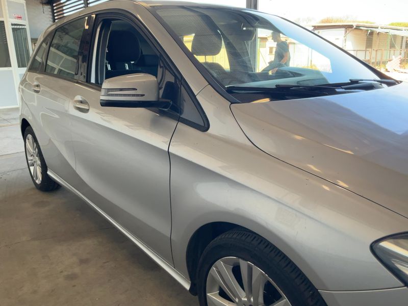 Mercedes-Benz B-Klasse B 180 CDI Executive 2012 – снимка 12