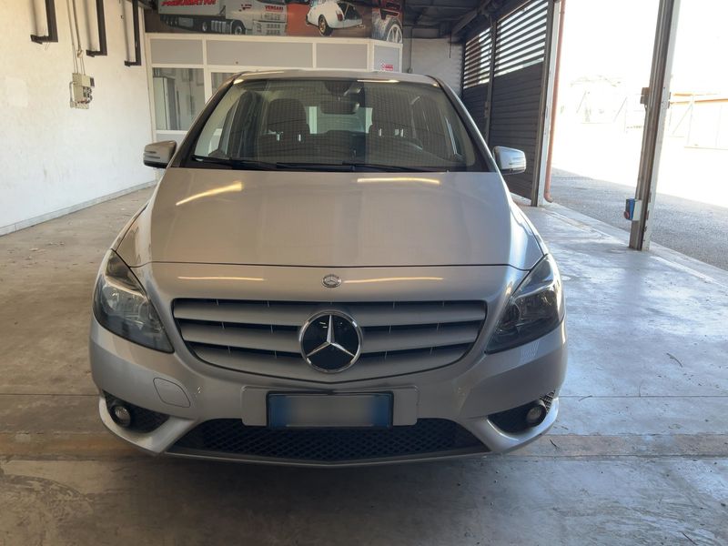 Mercedes-Benz B-Klasse B 180 CDI Executive 2012 – снимка 14