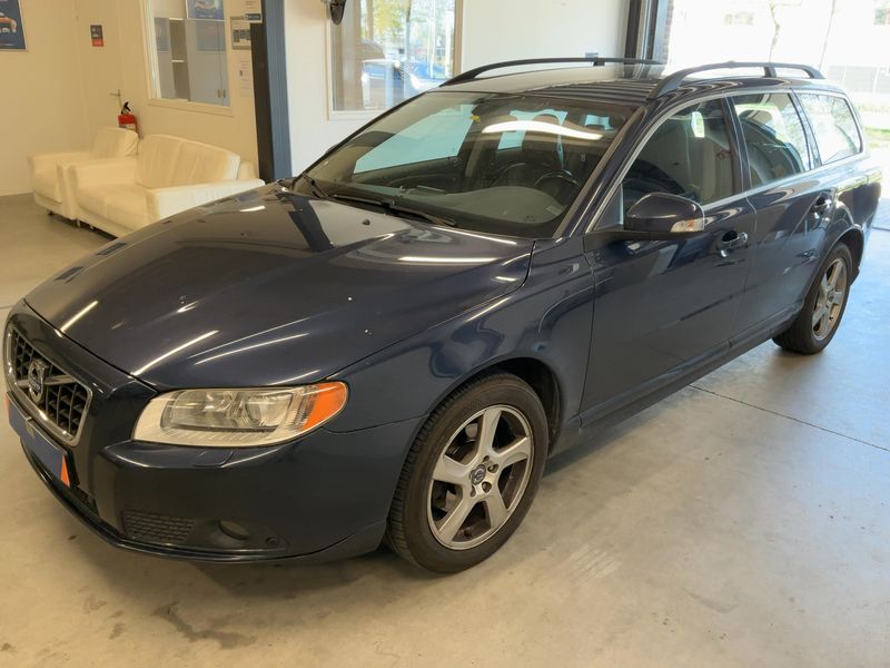 Volvo V70 1.6 T4 Momentum 2011 – снимка 1