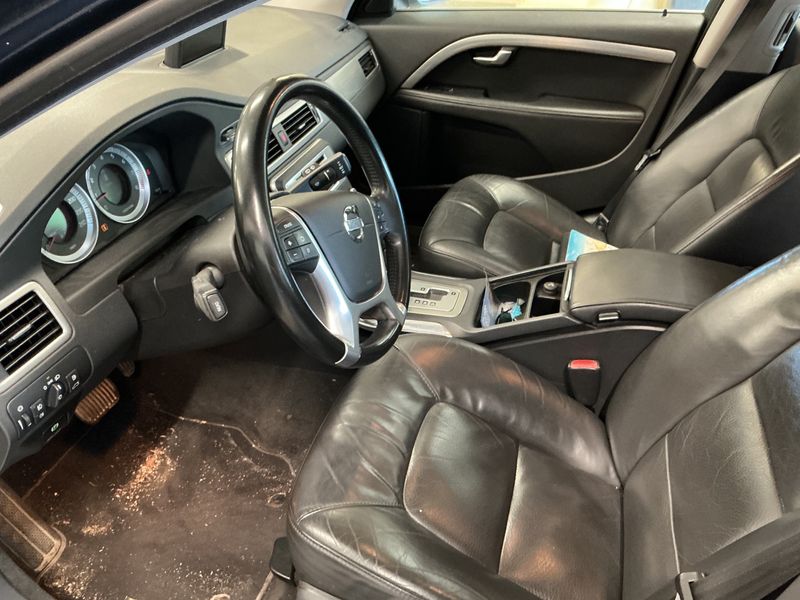 Volvo V70 1.6 T4 Momentum 2011 – снимка 16
