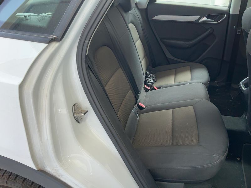 Audi Q3 2.0 TDI quattro 2013 – снимка 19
