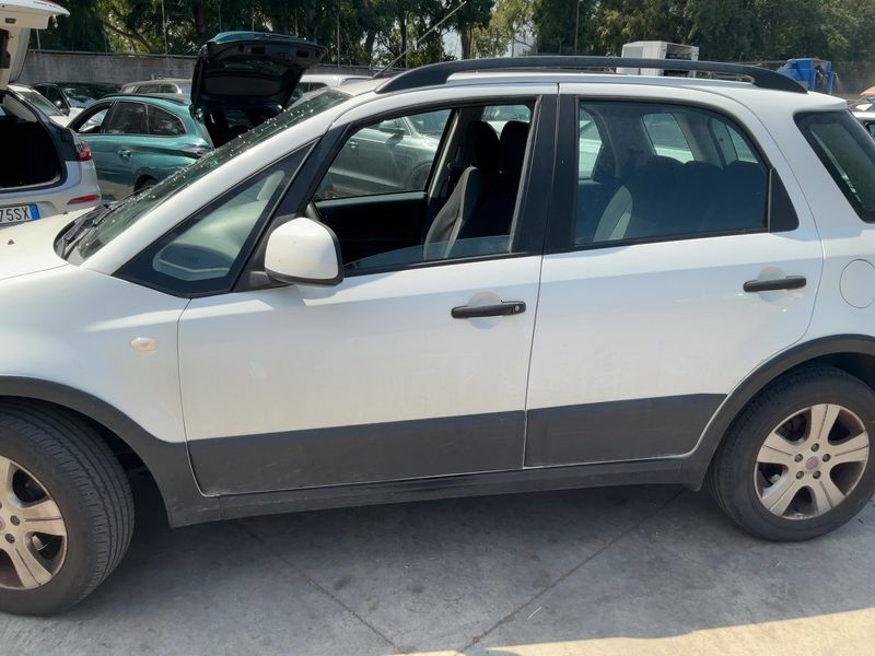 Fiat Sedici 2.0 JTDM Multijet Dynamic 4x4 2010 – снимка 4