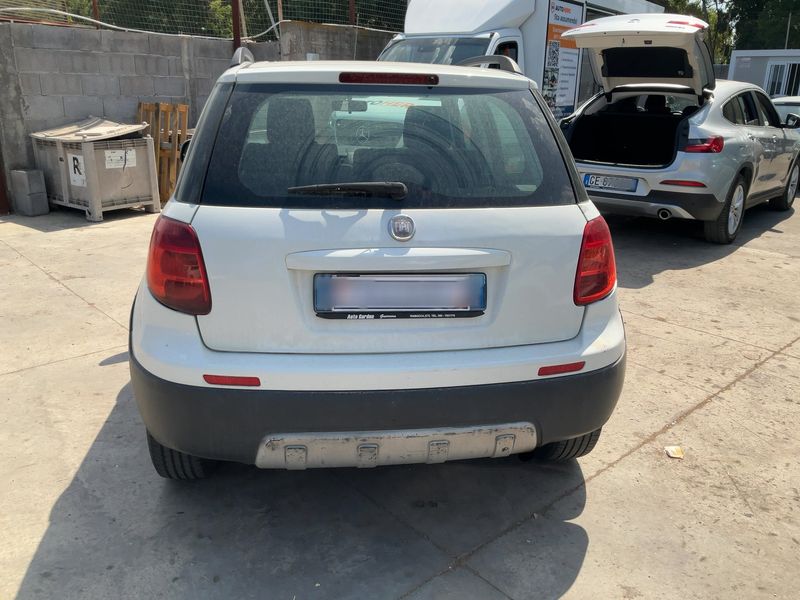 Fiat Sedici 2.0 JTDM Multijet Dynamic 4x4 2010 – снимка 7