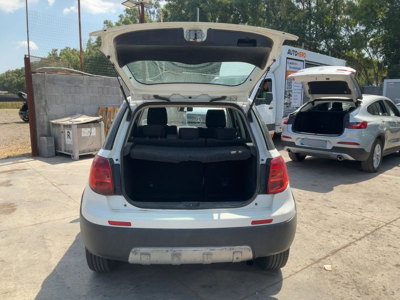 Fiat Sedici 2.0 JTDM Multijet Dynamic 4x4 2010 – снимка 15