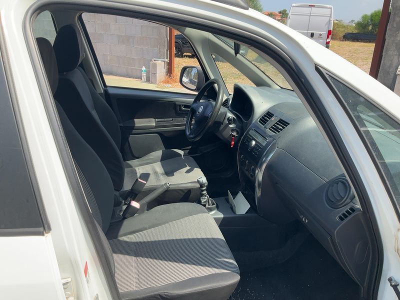 Fiat Sedici 2.0 JTDM Multijet Dynamic 4x4 2010 – снимка 16