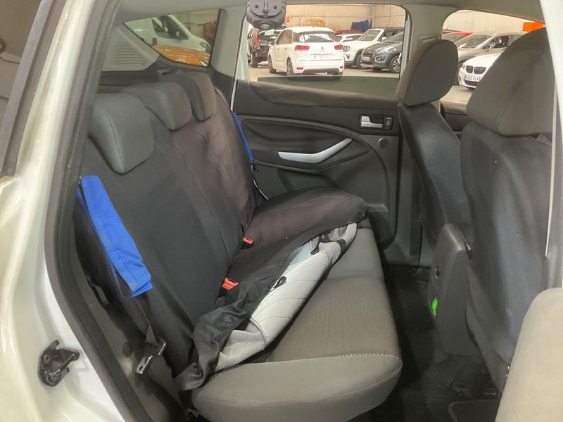 Ford Kuga 2.0 TDCi Trend 2011 – снимка 19