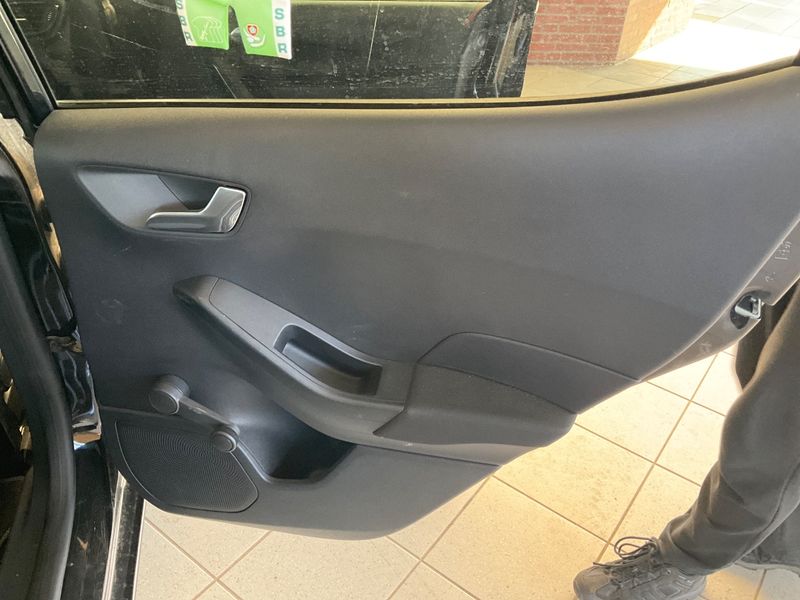 Ford Fiesta 1.0 EcoBoost Titanium 2018 – снимка 34
