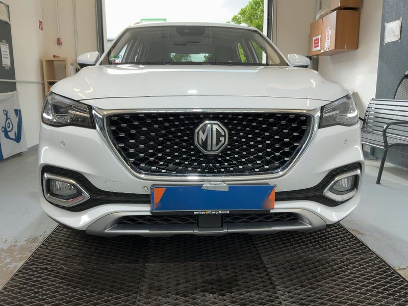 MG EHS 1.5 T-GDI Plug-in Hybrid Luxury 2022 – снимка 14