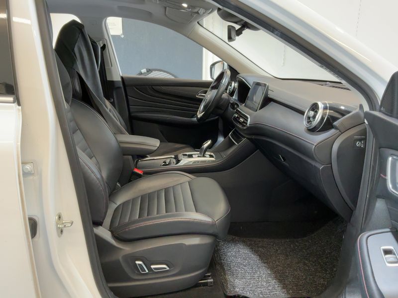 MG EHS 1.5 T-GDI Plug-in Hybrid Luxury 2022 – снимка 16