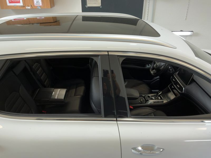 MG EHS 1.5 T-GDI Plug-in Hybrid Luxury 2022 – снимка 13