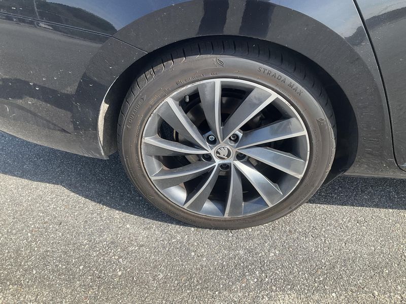 Skoda Superb 2.0 TDI Laurin & Klement 4x4 2017 – снимка 9