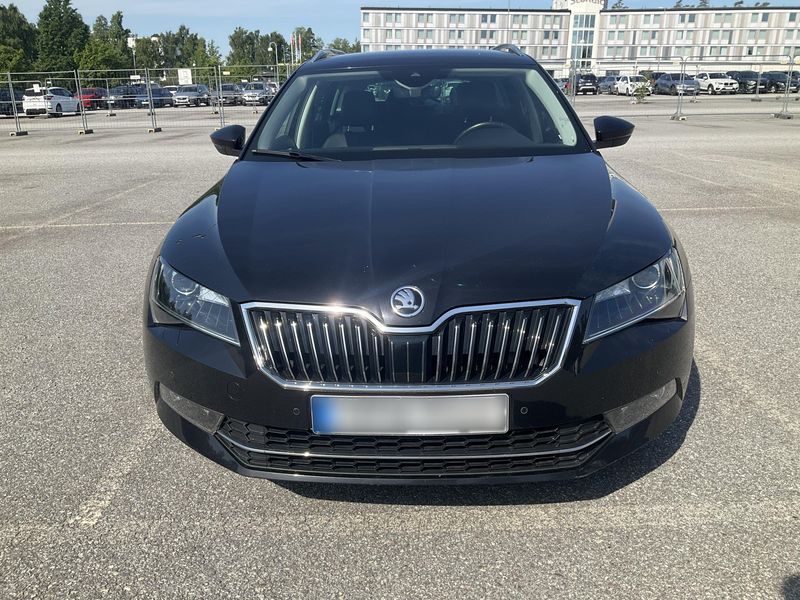 Skoda Superb 2.0 TDI Laurin & Klement 4x4 2017 – снимка 14