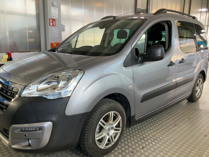 Peugeot Partner 1.2 PureTech Outdoor 2017 – снимка 33