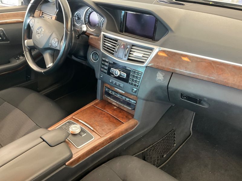 Mercedes-Benz E-Klasse E 250 CGI BlueEfficiency Elegance 2011 – снимка 33