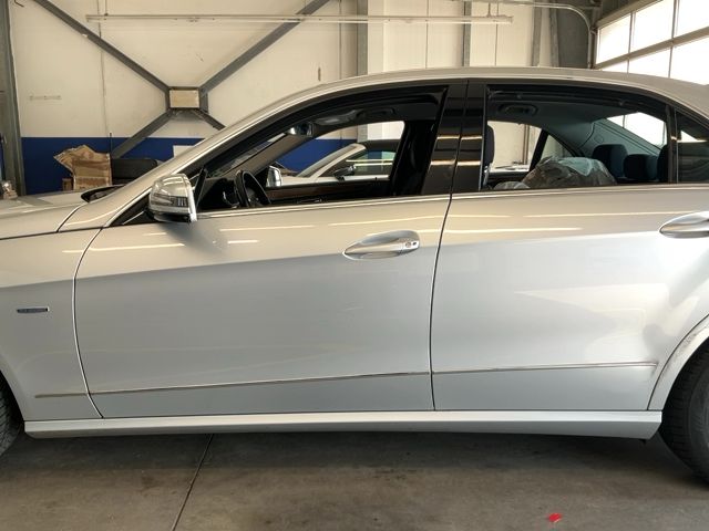 Mercedes-Benz E-Klasse E 250 CGI BlueEfficiency Elegance 2011 – снимка 4