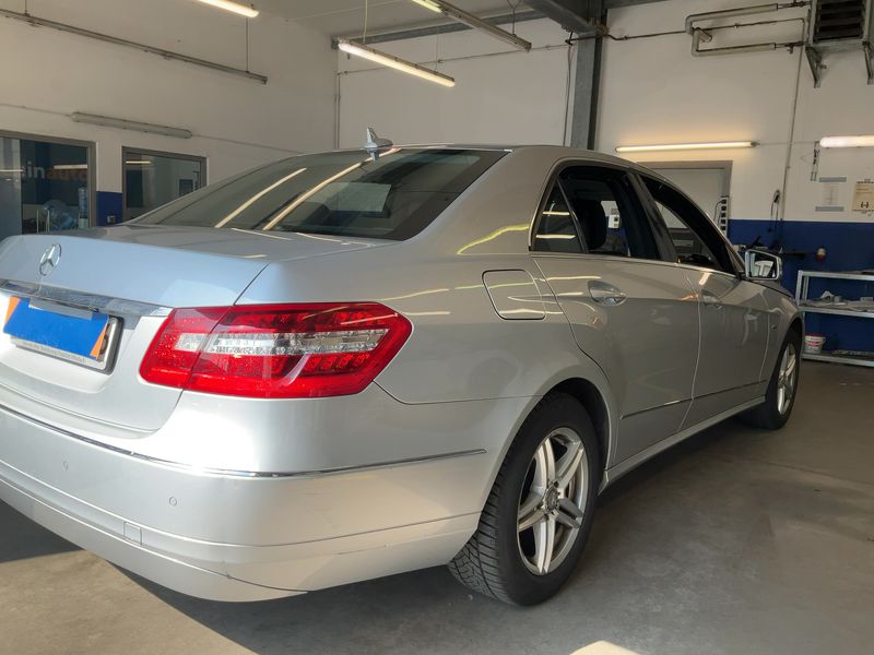 Mercedes-Benz E-Klasse E 250 CGI BlueEfficiency Elegance 2011 – снимка 8