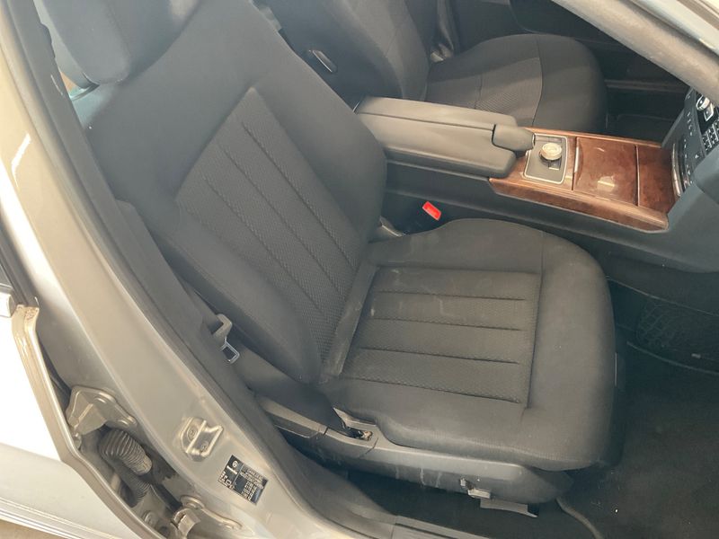 Mercedes-Benz E-Klasse E 250 CGI BlueEfficiency Elegance 2011 – снимка 36