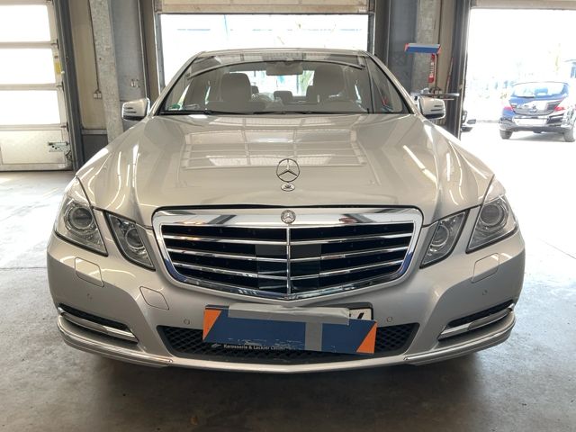 Mercedes-Benz E-Klasse E 250 CGI BlueEfficiency Elegance 2011 – снимка 14