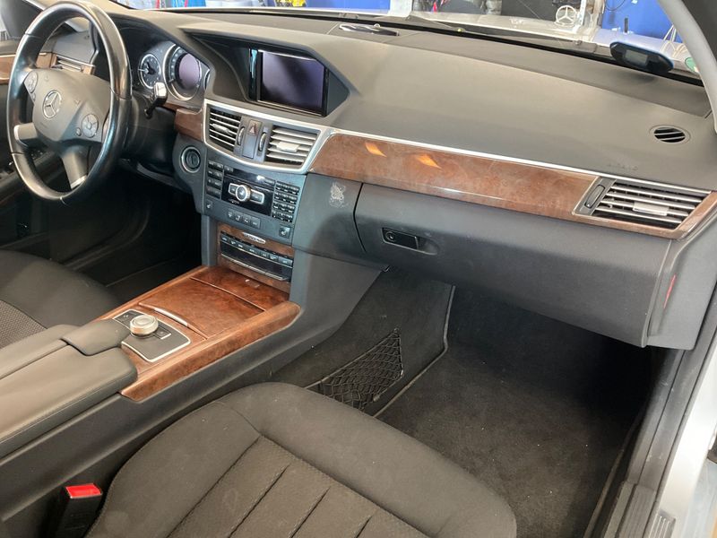 Mercedes-Benz E-Klasse E 250 CGI BlueEfficiency Elegance 2011 – снимка 27