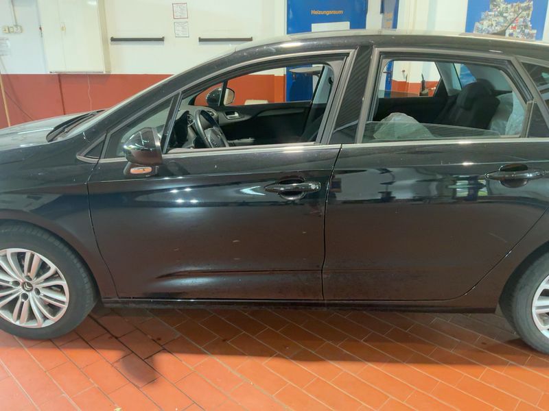 Citroen C4 1.6 Blue-HDi Selection 2017 – снимка 4