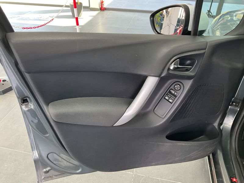 Citroen C3 1.1 Séduction 2012 – снимка 36