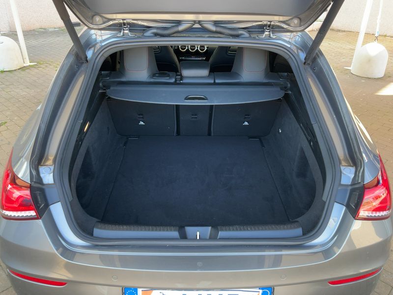 Mercedes-Benz CLA-Klasse CLA 200 d Shooting Brake AMG Line 2023 – снимка 15