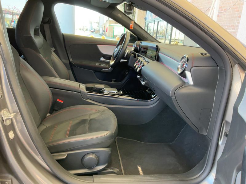 Mercedes-Benz CLA-Klasse CLA 200 d Shooting Brake AMG Line 2023 – снимка 16