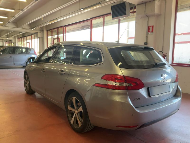 Peugeot 308 1.6 Blue-HDi Allure 2017 – снимка 6