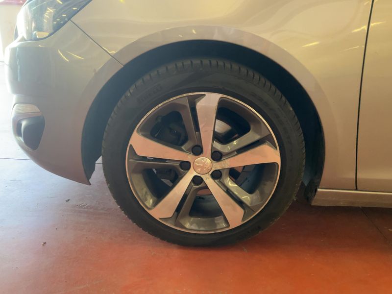 Peugeot 308 1.6 Blue-HDi Allure 2017 – снимка 3