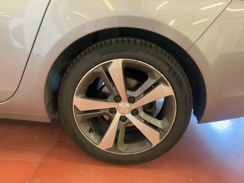 Peugeot 308 1.6 Blue-HDi Allure 2017 – снимка 5