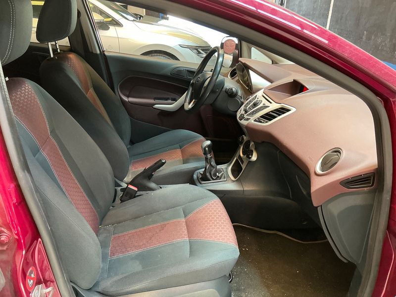 Ford Fiesta 1.6 TDCi Titanium 2011 – снимка 3