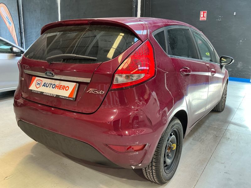 Ford Fiesta 1.6 TDCi Titanium 2011 – снимка 2