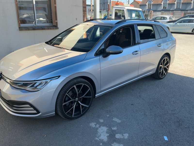 Volkswagen Golf VIII 2.0 TDI Life 2021 – снимка 2