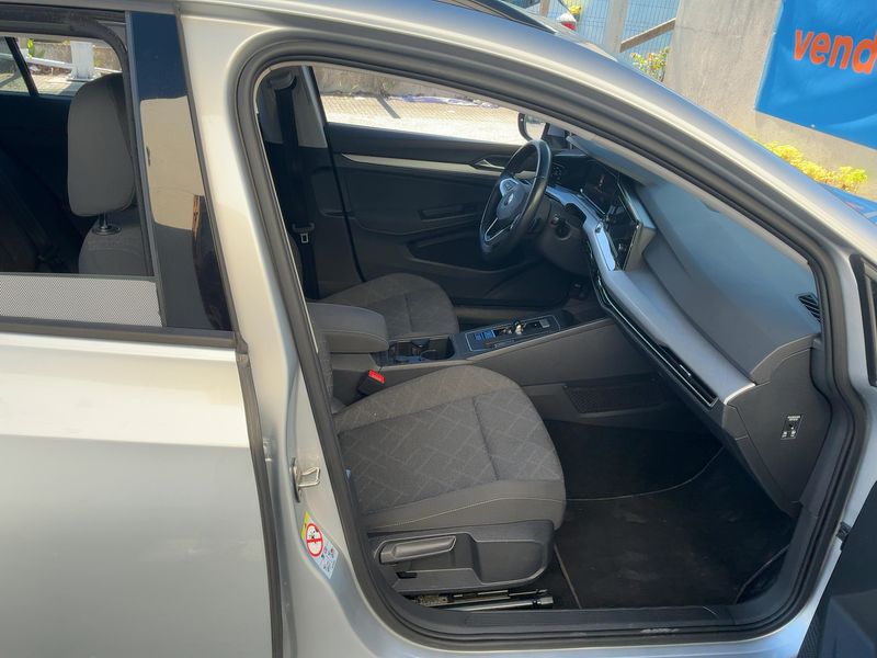 Volkswagen Golf VIII 2.0 TDI Life 2021 – снимка 16