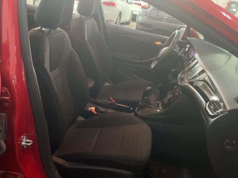 Opel Astra 1.6 CDTI DPF Dynamic 2015 – снимка 11