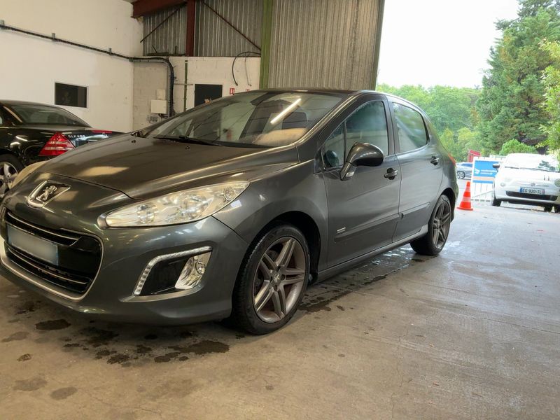 Peugeot 308 1.6 HDi Sportium 2012 – снимка 2