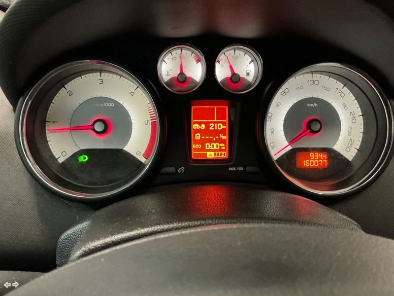 Peugeot 308 1.6 HDi Sportium 2012 – снимка 18
