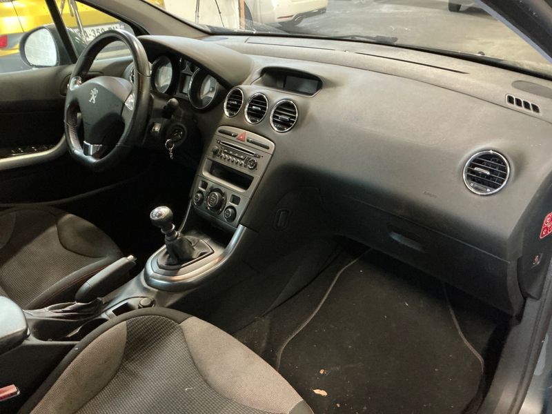 Peugeot 308 1.6 HDi Sportium 2012 – снимка 22