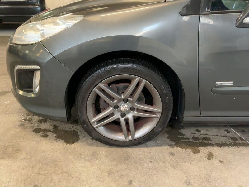 Peugeot 308 1.6 HDi Sportium 2012 – снимка 3