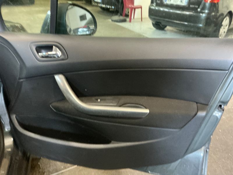 Peugeot 308 1.6 HDi Sportium 2012 – снимка 26