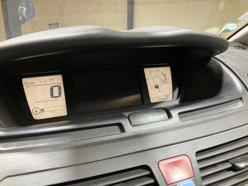 Citroen C4 Picasso 1.6 HDi Confort 2013 – снимка 4